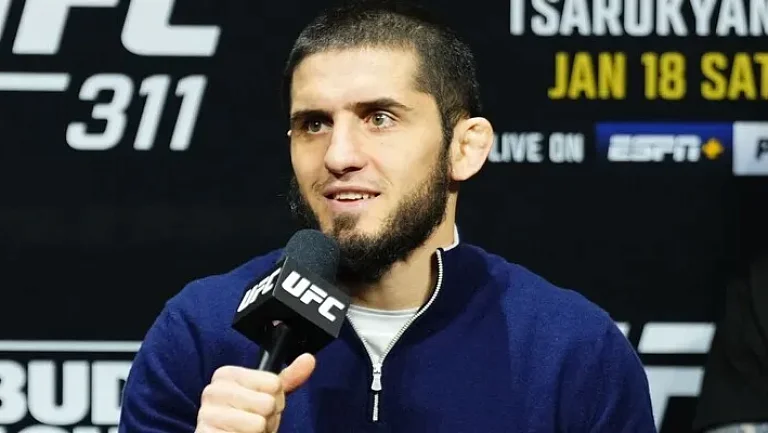 Чемпион UFC Махачев не стал щадить Диллона Дэниса в комментарии о драке