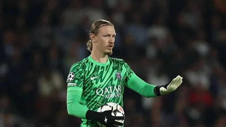 Стало известно, выйдут ли Забарный и Сафонов за ПСЖ в Суперкубке