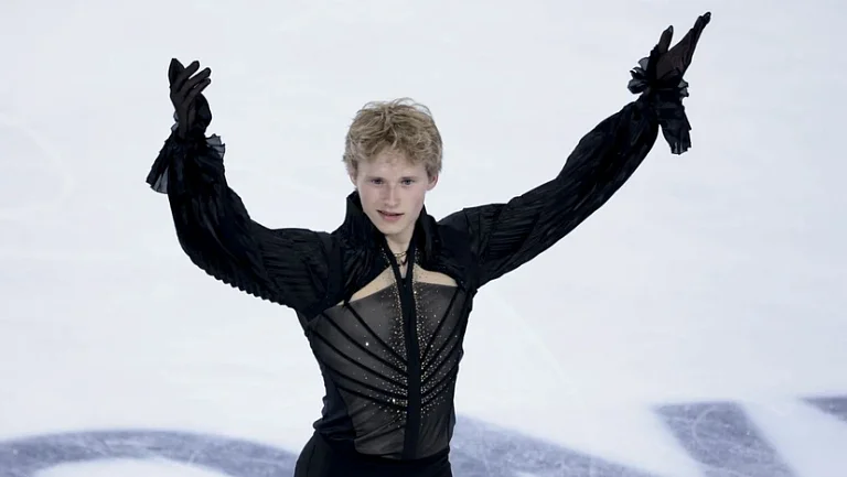 Фигурист Малинин заявил, что хочет исполнить пятерной прыжок на ОИ-2026