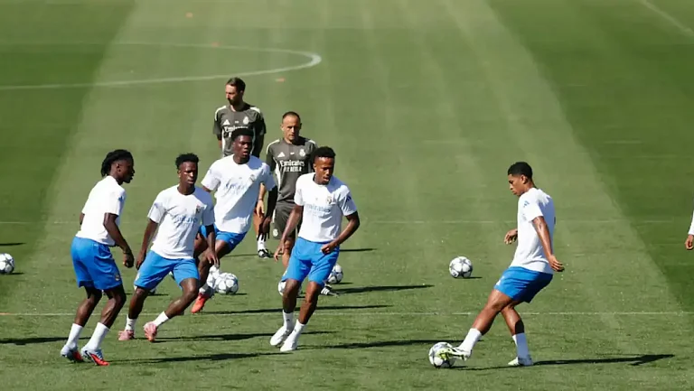 Беллингем и Камавинга возвращаются в состав «Реала» в матче с «Марселем»