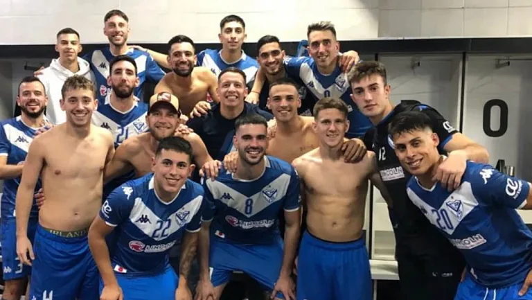 «Расинг» победил «Велес Сарсфилд» в выездном матче Кубка Либертадорес