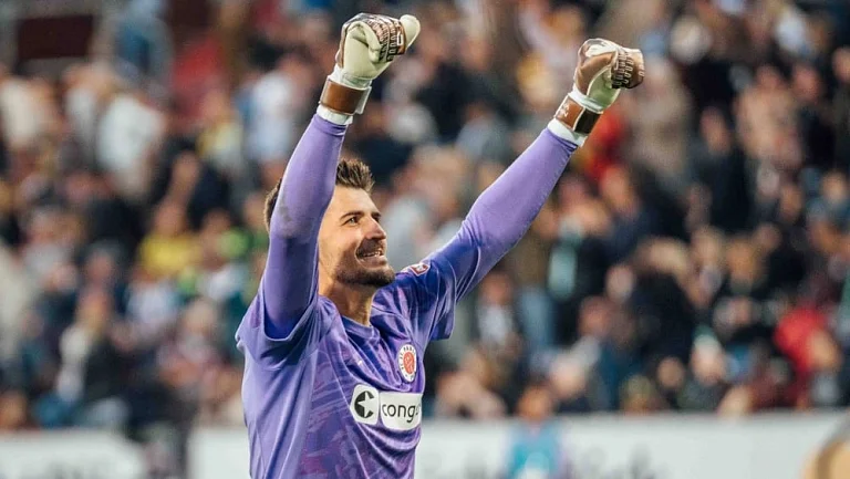 Вратарь «Санкт-Паули» Василь объяснил свой феноменальный успех в пенальти