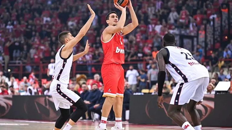 Яннулис Ларендзакис продлил контракт с «Олимпиакосом» до 2028 года