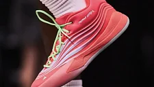 Дэмиан Лиллард подарил участникам своего лагеря эксклюзивные кроссовки