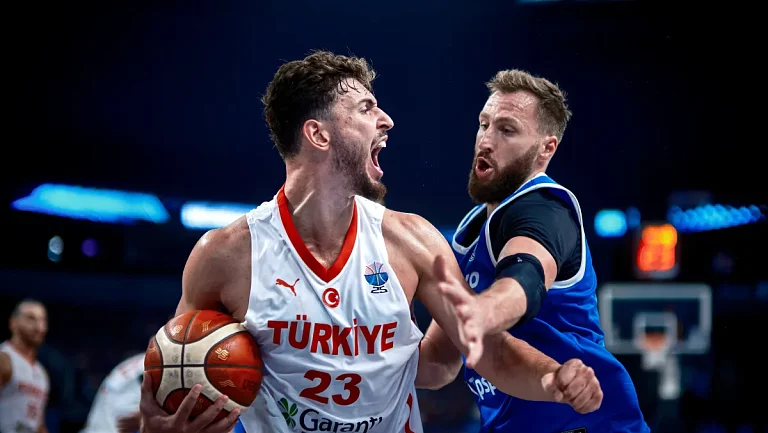 Шенгюн остановился в шаге от трипл-дабла в победном матче с Чехией