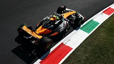 Норрис опередил Леклера и Сайнса в насыщенной событиями FP2 в Монце