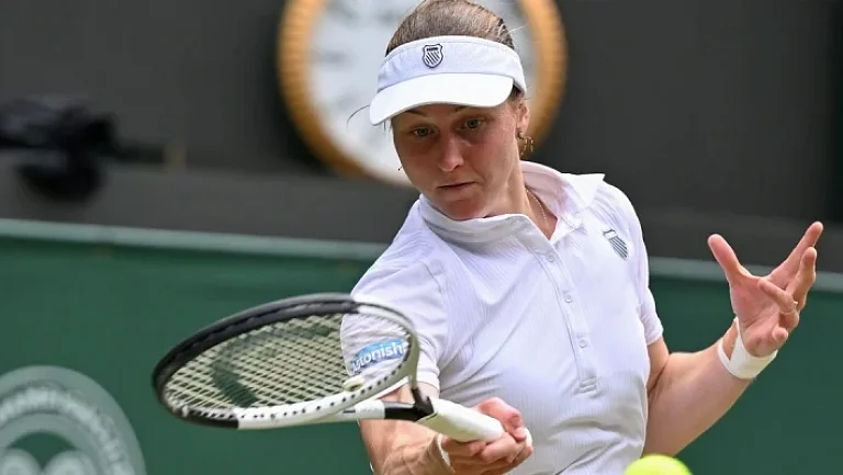 Самсонова завершила выступление в паре на первом круге турнира в Монреале