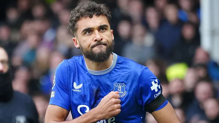 «Ман Юнайтед» хочет Калверта-Льюина, Хёйлуне под угрозой ухода