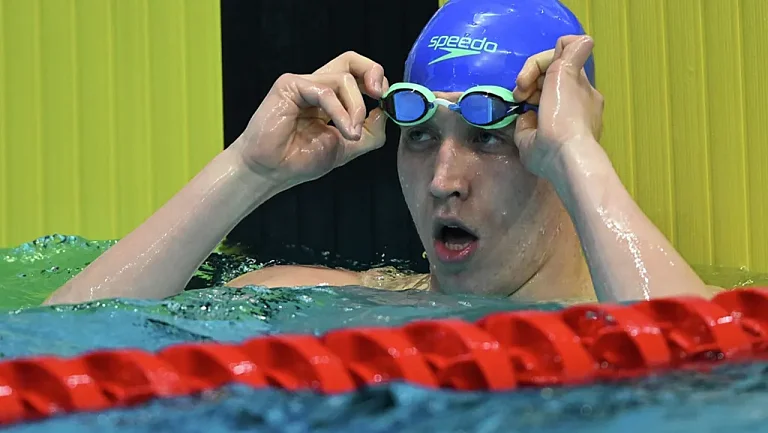 Корнев в полуфинале на 50 м кролем, Колесников выбыл из борьбы