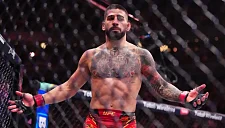 Чемпион UFC Илия Топурия стал жертвой вымогательства