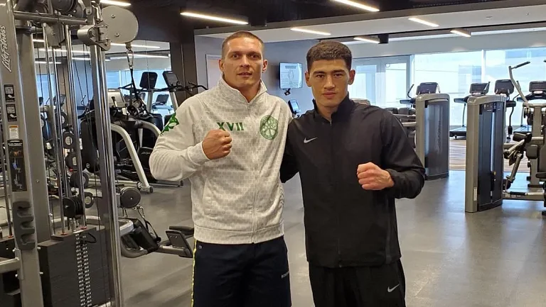 The Ring номинировал Бивола на «Боксёра года», но не включил в список украинца Усика