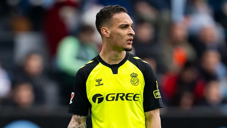 Антони сбежал из «МЮ»? Почему он не хочет возвращаться в Англию