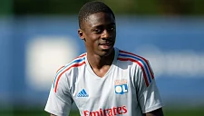 «Вольфсбург» согласовал переход защитника «Лиона» Саэля Кумбеди