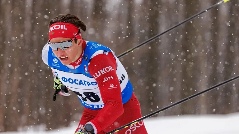 FIS хочет оправдать нелепые отказы российским лыжникам в нейтральном статусе