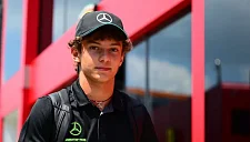 Кими Антонелли получил редкое послание от Льюиса Хэмилтона