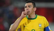 Лусио: «Бог подарил мне второй тайм после взрыва камина»