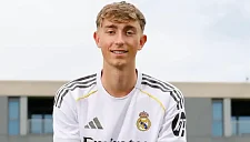 Агент Дина Хёйсена сравнил футболиста с Беккенбауэром