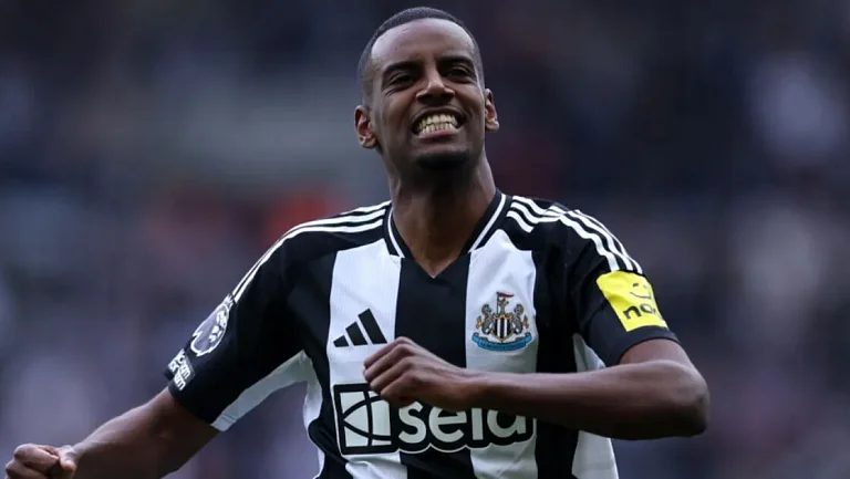 «Ливерпуль» согласовал контракт с Исаком, трансфер на стадии завершения