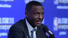 Экс-тренер «Рэпторс» Двейн Кейси лидирует в гонке за место в руководстве клуба