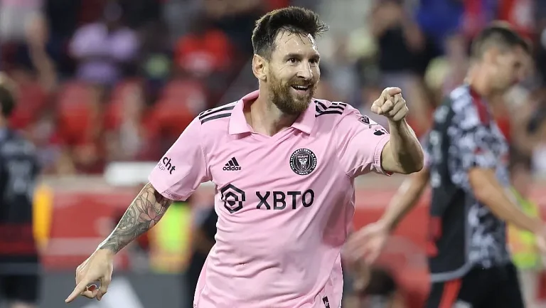 Месси не простил Лапорту за уход из «Барселоны» — СМИ