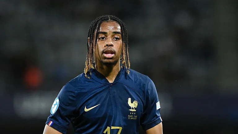 «ПСЖ» обсуждает продление контракта с Брэдли Барколя