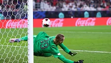 Фанаты ПСЖ хотят видеть Сафонова основным вратарём команды