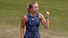 Потапова прошла во второй круг турнира в Брисбене, обыграв Касаткину