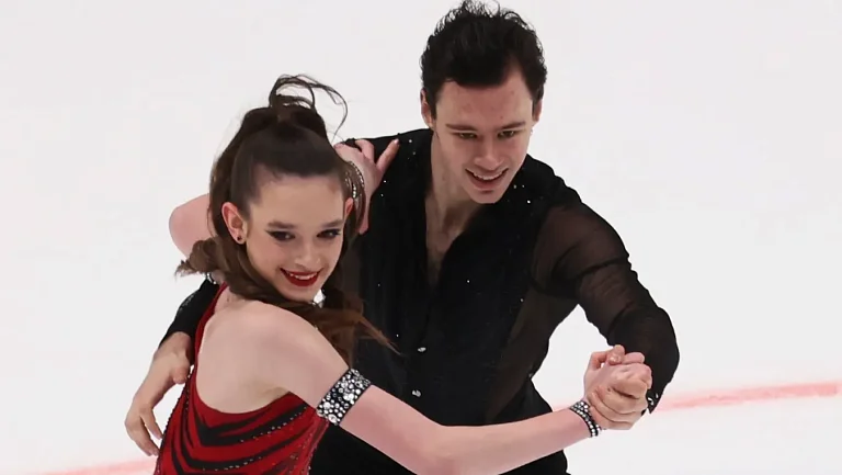 Фигуристка Жданова поделилась, зачем берёт запас колготок на соревнования