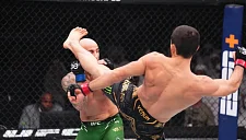 Волкановски о UFC 294: «После удара Махачева руки меня не слушались»