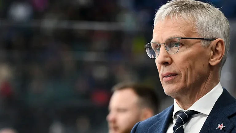 Ларионов хочет высказаться о решении ИИХФ не допускать россиян на Олимпиаду-2026