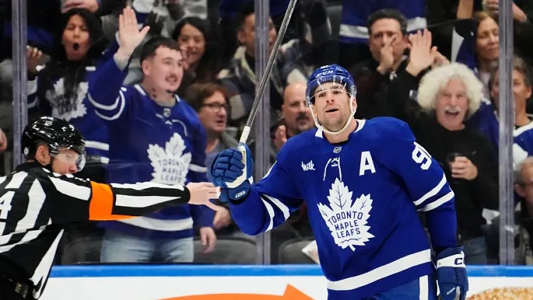 Джон Таварес из «Торонто» забросил свою 500-ю шайбу в НХЛ