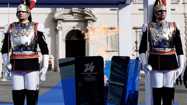 Олимпийский огонь прибыл в Италию