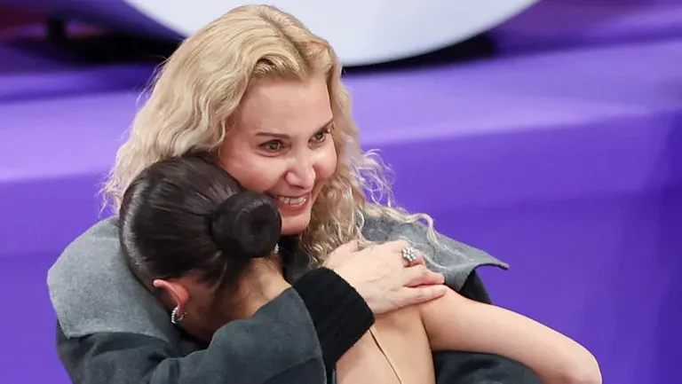 Этери Тутберидзе дала совет Аделии Петросян после падения с четверного тулупа
