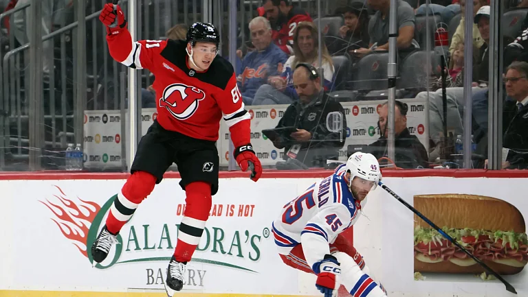 Грицюк отметился голом и двумя голевыми передачами в матче НХЛ