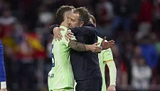 Мартинес долго не мог сказать Флику о своем уходе из «Барселоны»