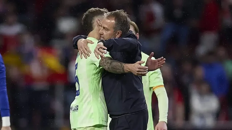 Мартинес долго не мог сказать Флику о своем уходе из «Барселоны»