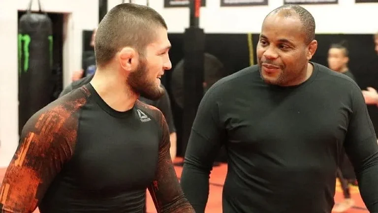 Легенда UFC Кормье хочет назвать Хабиба величайшим бойцом всех времён