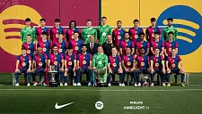 Рафинья повторяет жест легенд «Барселоны» на официальной команде фото