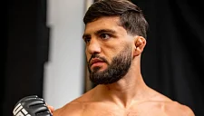 Царукян о стычке с Хукером на битве взглядов: «Чё дергается то?!»