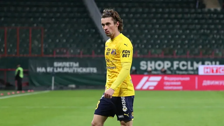 «Локомотив» хочет купить защитника «Ростова» Кирилла Щетинина