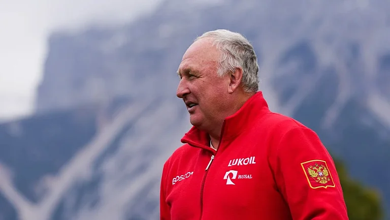 Тренер Большунова хочет объяснить, почему лыжник пропускает этап Кубка России