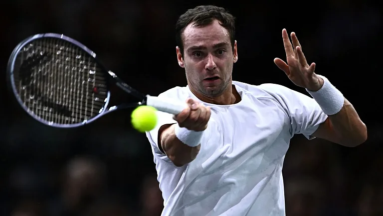 Сафиуллин обыграл Монфиса в пяти сетах на US Open