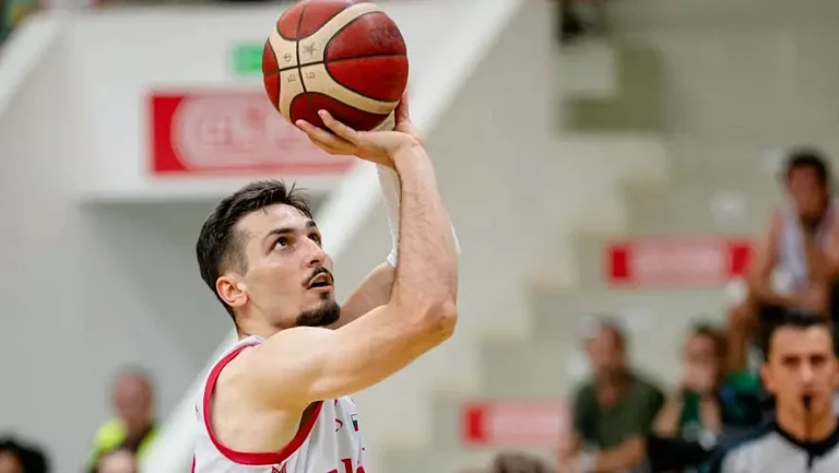 Борислав Младенов подписал 3-летний контракт с «Хапоэлем» из Тель-Авива