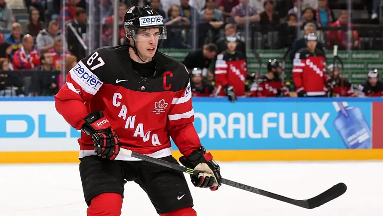 Маккиннон высказался о Кросби: «Для ребят он как отец»