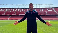 Лоик Баде вернулся в Севилью, чтобы попрощаться с фанатами на поле