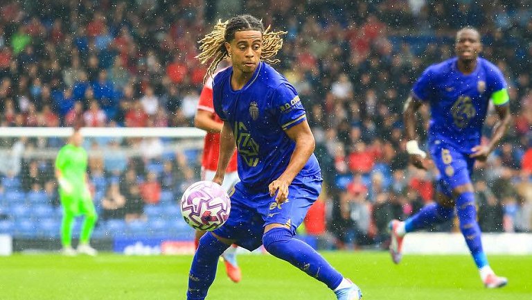 «Неом» заплатит 10 млн за игрока сыгравшего меньше двух полных матчей