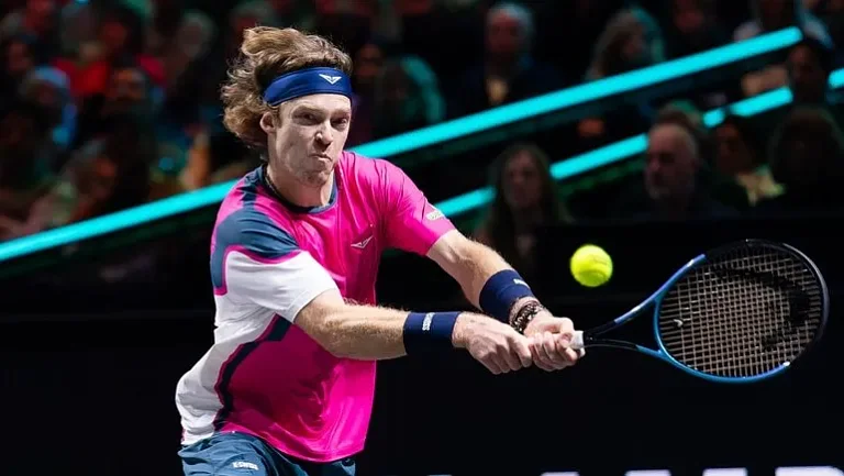 Рублёв победил Вашеро в напряженном матче на Континентальном кубке мира в Китае