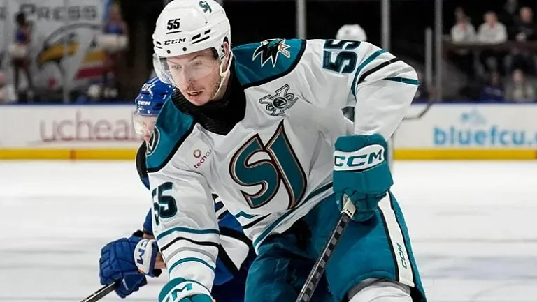 Уокер Дюр подписал контракт с «Виннипегом» на один год