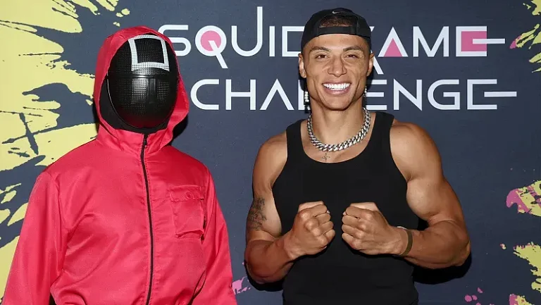 Американец ДеМур заявил, что готов сразиться с легендой UFC после сборов в Дагестане