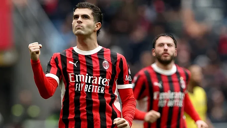 Пулишич забил и отдал голевую передачу в матче «Милана» с «Наполи»
